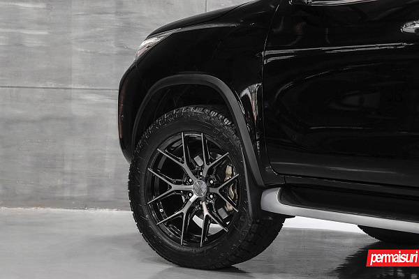 Фото дисков Vossen HF6-4 Алмазная проточка на Toyota Fortuner II