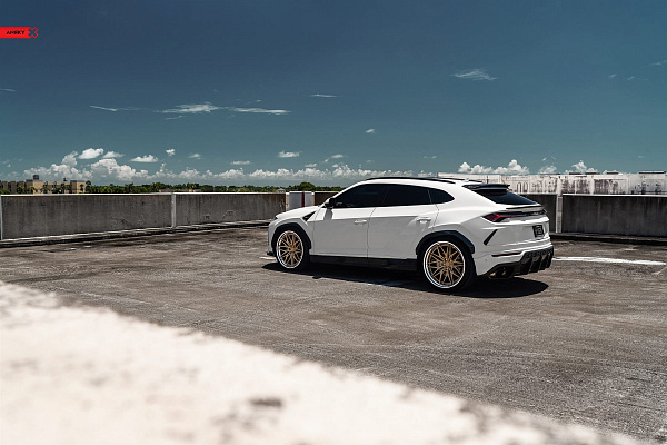 Фото дисков Anrky S3-X1 Сатиновое золото на Lamborghini Urus