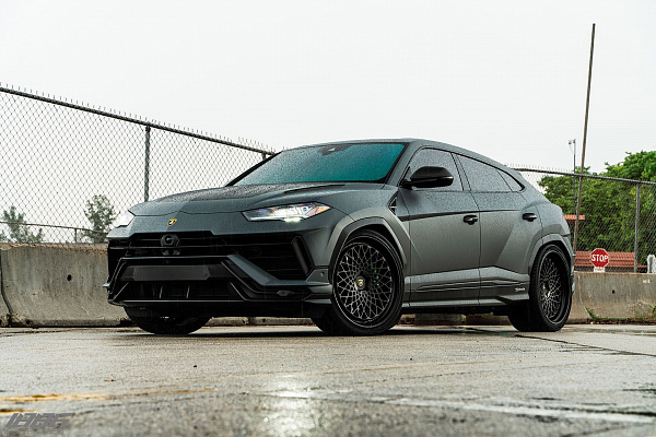 Фото дисков 1886 Wheels S009 Черный сатин на Lamborghini Urus