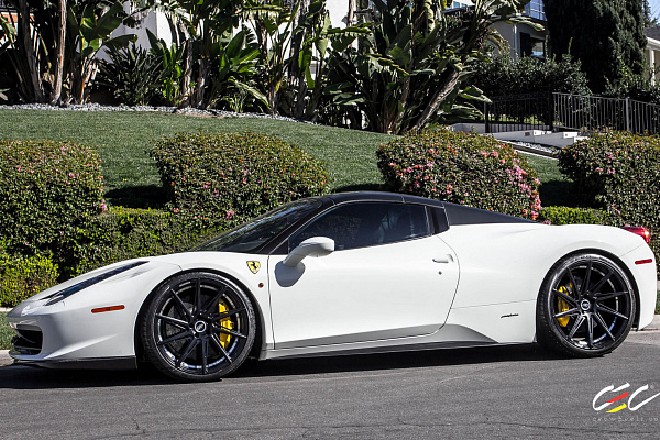 Фото дисков CEC C26 Черный глянец на Ferrari 458