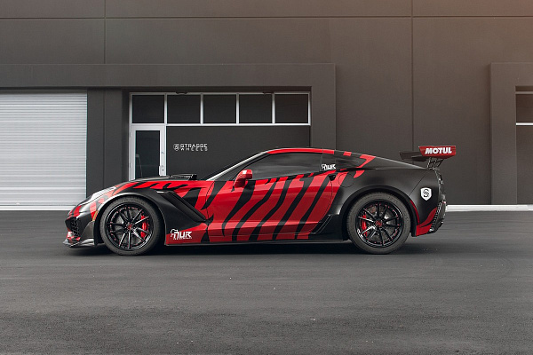 Фото дисков Strasse Wheels SV1 Deep Concave FS Черный глянец на Chevrolet Corvette C7