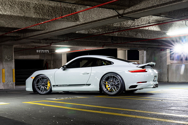 Фото дисков Strasse Wheels SV4 Deep Concave Monoblock Глянцевый графит на Porsche 911 VII