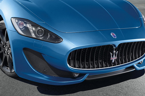 Фото дисков Maserati ASTRO Черный глянец на Maserati GranTurismo I