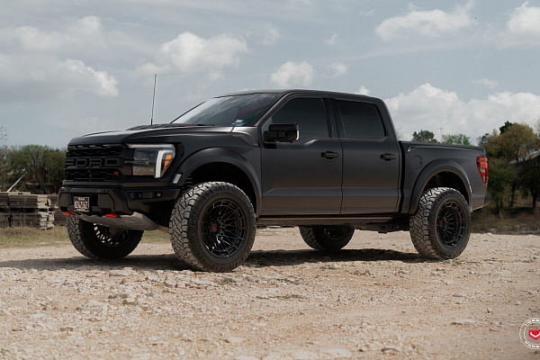 Фото дисков Vossen LCX-03 Черный глянец на GMC Sierra IV