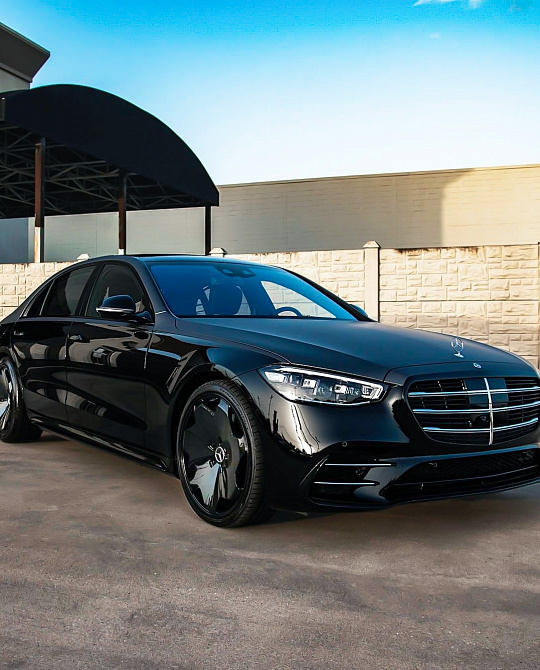 Фото дисков Massis Черный глянец на Mercedes-Benz S-Class (W223)