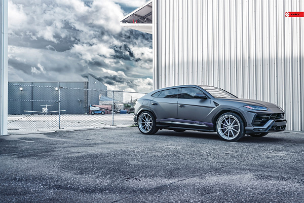 Фото дисков Anrky AN38 Сатиновый лак на Lamborghini Urus