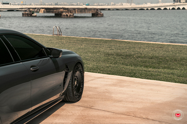 Фото дисков Vossen S21-13 Черный сатин на BMW 8/M8