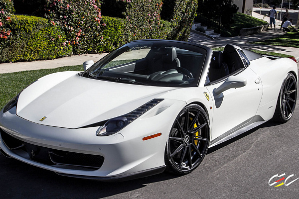 Фото дисков CEC C26 Черный глянец на Ferrari 458