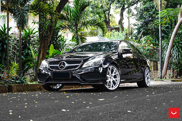 Фото дисков Vossen VFS-6 Серебро на Mercedes-Benz E-Class (W212, S212, C207)
