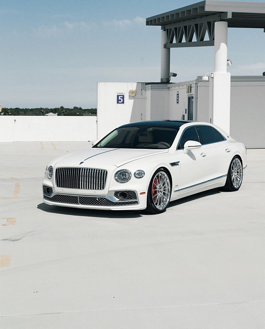 Фото дисков AN29 Полированный лак на Bentley Flying Spur III
