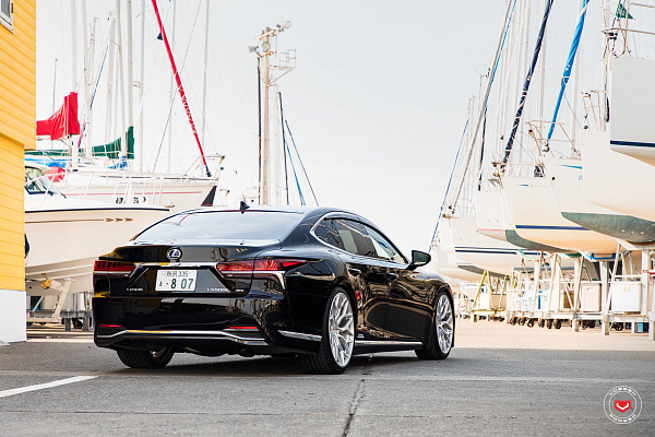 Фото дисков Vossen S17-01 Глянцевый лак на Lexus LS IV