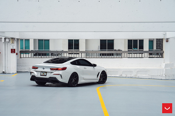 Фото дисков Vossen HF-5 Черный глянец на BMW 8/M8