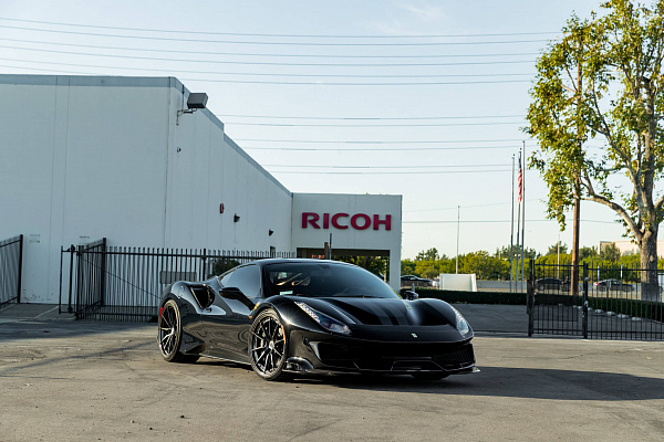 Фото дисков HRE S104SC Черный сатин на Ferrari 488