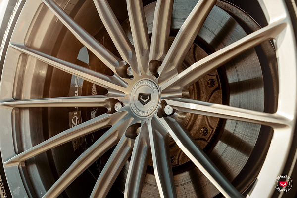 Фото дисков Vossen VPS-2 (3-Piece) Глянцевый лак на Lexus LC 500