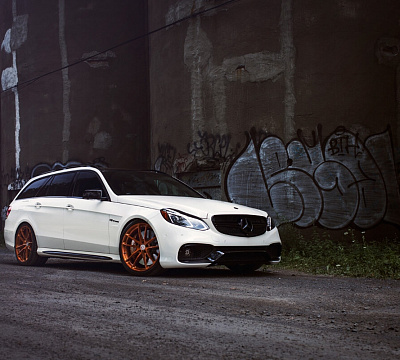 Фото дисков HRE P104 на Mercedes-Benz E-Class (W212, S212, C207)
