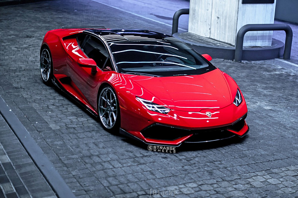 Фото дисков Strasse Wheels SM5R Deep Concave FS Сатиновый темный лак на Lamborghini Huracan