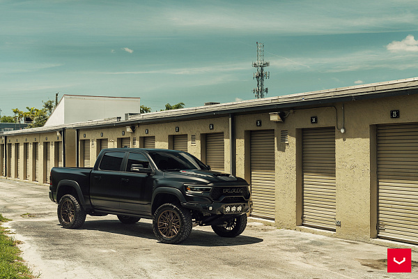Фото дисков Vossen HF6-5 Сатиновая бронза на Ram 1500 V