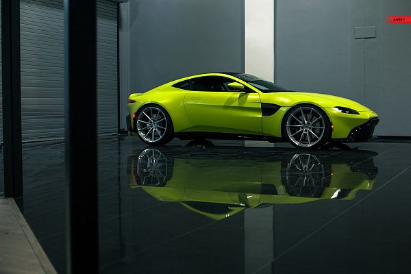 Фото дисков Anrky AN18 Глянцевый лак на Aston Martin Vantage 4
