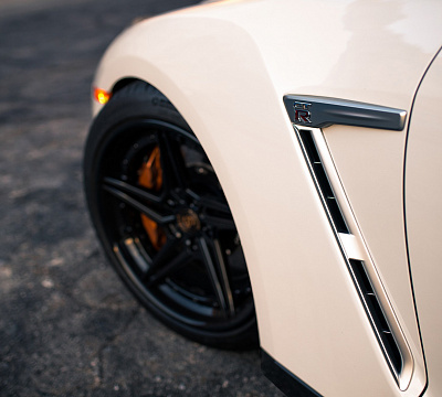 Фото дисков Strasse Wheels SV2T Deep Concave FS на Nissan GT-R