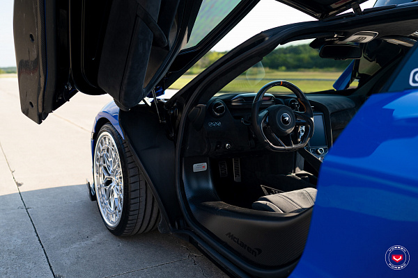 Фото дисков Vossen LC3-02 (3-Piece) Полированный лак на McLaren 720S