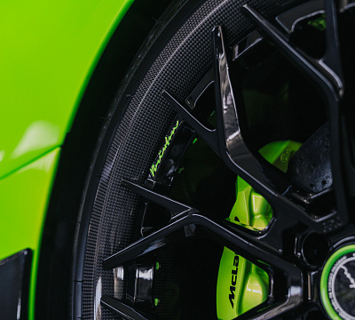 Фото дисков Brixton Forged PF10 на McLaren 720S