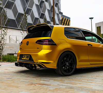 Фото дисков Bola FLE на Volkswagen Golf VII