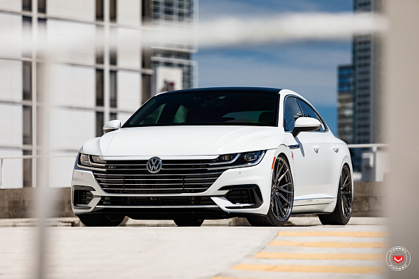 Фото дисков Vossen M-X4T Глянцевый темный лак на Volkswagen Arteon