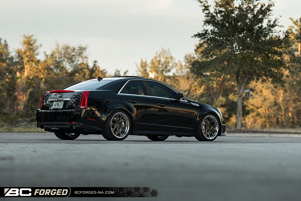 Фото дисков BC Forged HCS02 Глянцевый темный лак на Cadillac CTS II