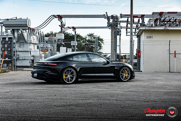 Фото дисков Vossen RS74 Глянцевый тонированный лак на Porsche Taycan I