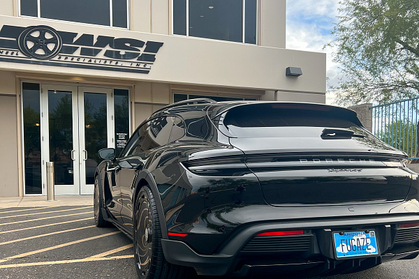 Фото дисков Giovanna Amur Черный глянец на Porsche Taycan I