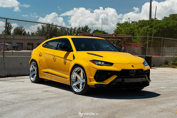 Фото дисков Anrky RS5.3 Глянцевый лак на Lamborghini Urus