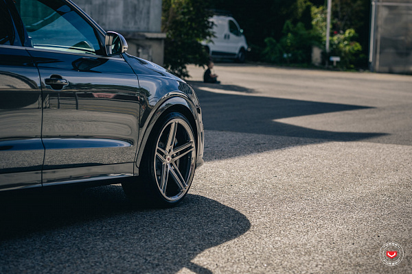 Фото дисков Vossen CG-202 Глянцевый лак на Audi Q3 (8U)