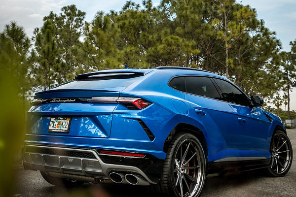 Фото дисков Anrky AN38 Глянцевый темный лак на Lamborghini Urus