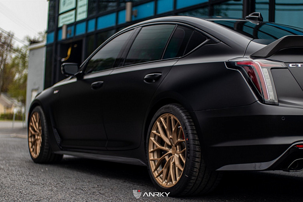 Фото дисков Anrky AN10 Сатиновое темное золото на Cadillac CT5