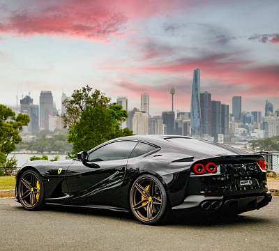 Фото дисков HRE P107SC на Ferrari 812