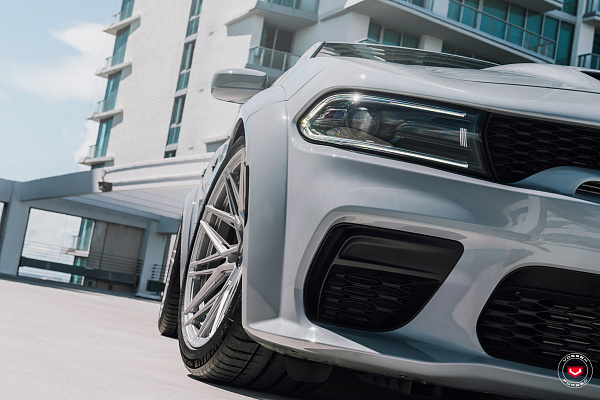 Фото дисков Vossen EVO-5R Глянцевый лак на Dodge Charger VII