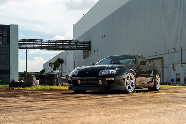 Фото дисков Strasse Wheels S5 Track Глянцевый лак на Toyota Supra A80