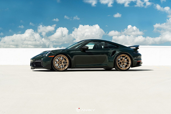 Фото дисков Anrky S3-X4 Глянцевое темное золото на Porsche 911 VIII