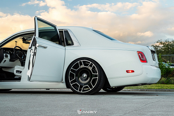 Фото дисков Anrky RF-277 Алмазная проточка на Rolls-Royce Phantom