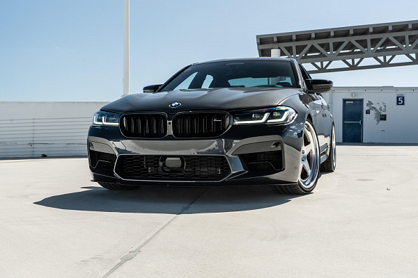 Фото дисков HRE 305 Глянцевый лак на BMW 5/M5 (G30/F90)