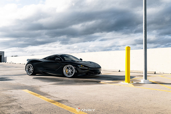 Фото дисков Anrky AN32 Полированный лак на McLaren 720S