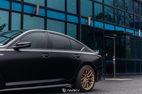 Фото дисков Anrky AN10 Сатиновое темное золото на Cadillac CT5