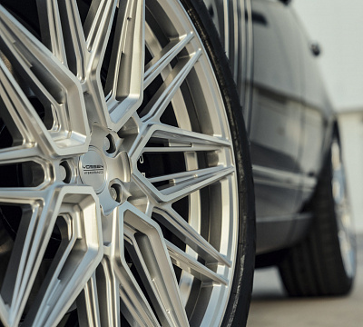 Фото дисков Vossen HF-7 на Land Rover Range Rover IV