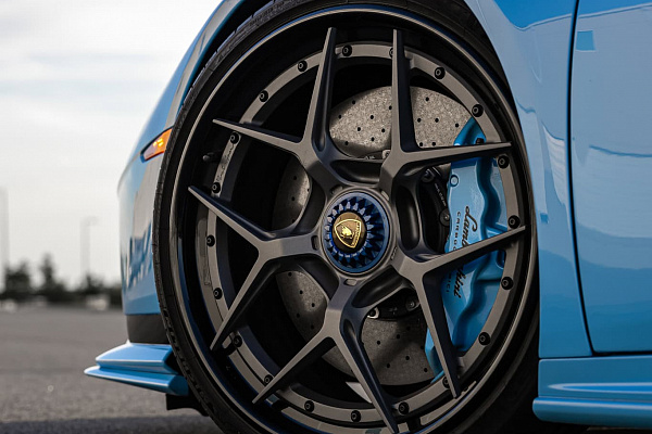 Фото дисков Brixton Forged PF7 Матовый графит на Lamborghini Huracan