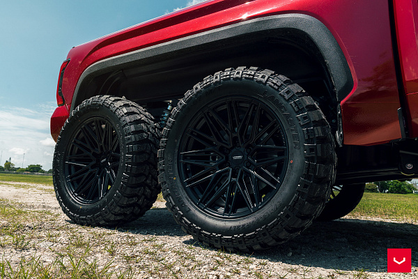 Фото дисков Vossen HF6-5 Черный сатин на Toyota Tundra III