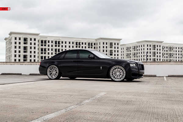 Фото дисков Anrky AN30 Глянцевый лак на Rolls-Royce Ghost I