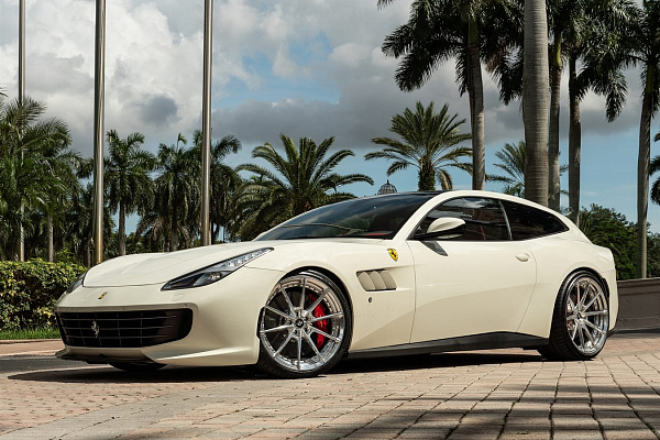 Фото дисков Anrky AN28 Полированный лак на Ferrari GTC4Lusso