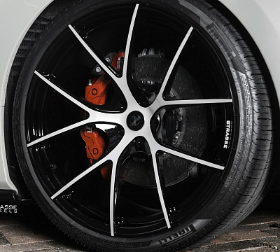 Фото дисков Strasse Wheels SM5R Deep Concave Monoblock на Ferrari 488