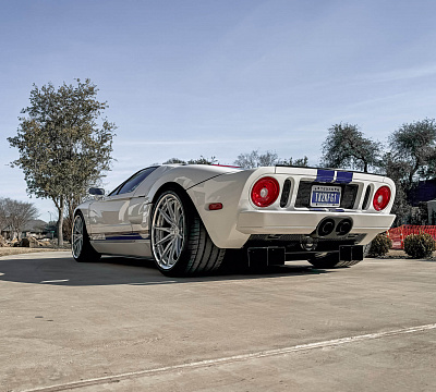 Фото дисков HRE S104SC на Ford GT I