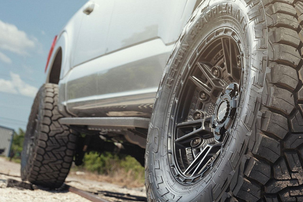 Фото дисков 4PLAY 4PS01 Черный сатин на Ford F-150 XIV